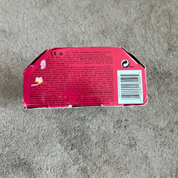 NEW in Box! 1997 Chilean Barbie Dolls of the World Collection - Picture 7 of 7